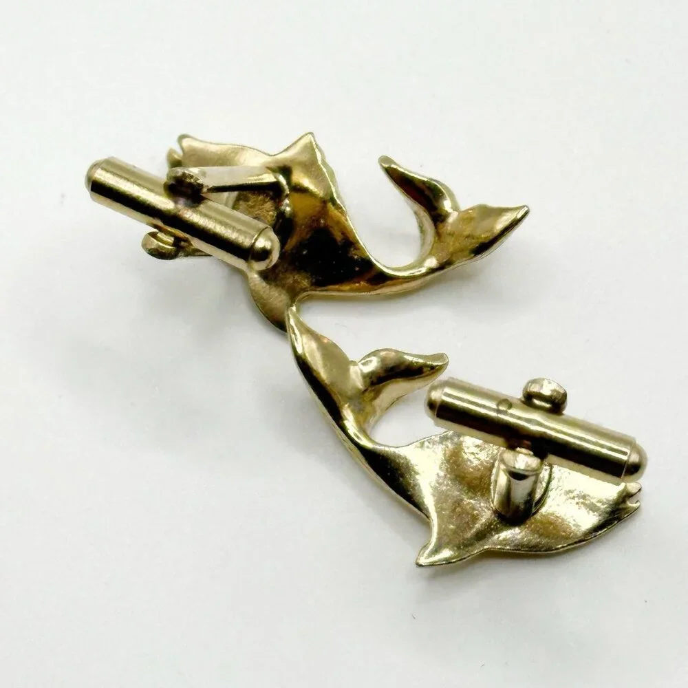 Vintage Gold-tone Fish Cufflinks Mother of Pearl Red Crystal‎ Eyes